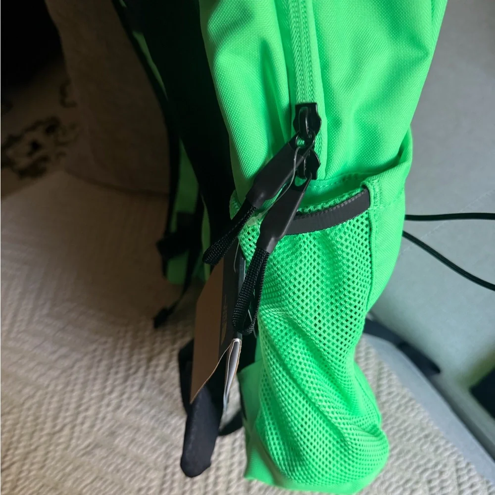 THE NORTH FACE Jester Commuter Laptop Backpack, Chlorophyll Green/TNF Black - Picture 11 of 14